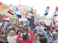 جماهير سقطرى تدافع عن السيادة الجنوبية بمواجهة مشاريع الوصاية 