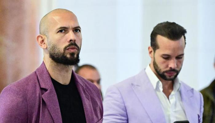 الشرطة الأمريكية توقف أندرو تيت وشقيقه تمهيدًا لإجراءات قضائية جديدة الشرطة الأمريكية توقف أندرو تيت وشقيقه تمهيدًا لإجراءات قضائية جديدة