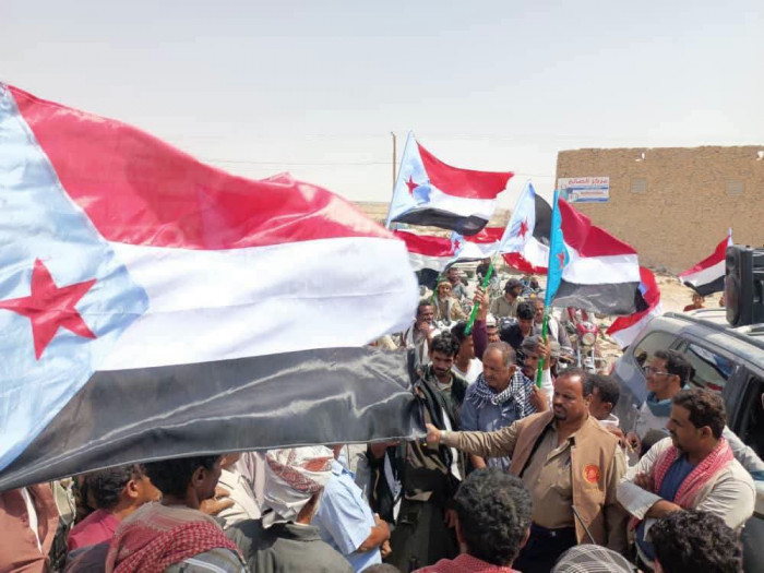 مسيرة في الضليعة تجدد التفويض الشعبي للرئيس الزُبيدي مسيرة في الضليعة تجدد التفويض الشعبي للرئيس الزُبيدي