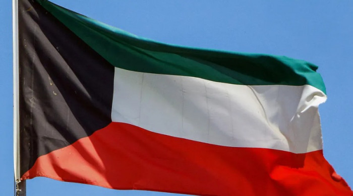 بعد قصف إيراني.. إخراج وحدات توليد كهرباء عن الخدمة في الكويت بعد قصف إيراني.. إخراج وحدات توليد كهرباء عن الخدمة في الكويت