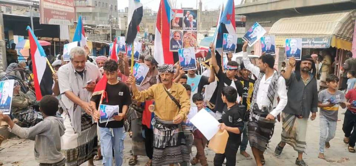 انتفاضة شعبية في مديريات أبين تنديدا بالوصاية والاحتلال انتفاضة شعبية في مديريات أبين تنديدا بالوصاية والاحتلال