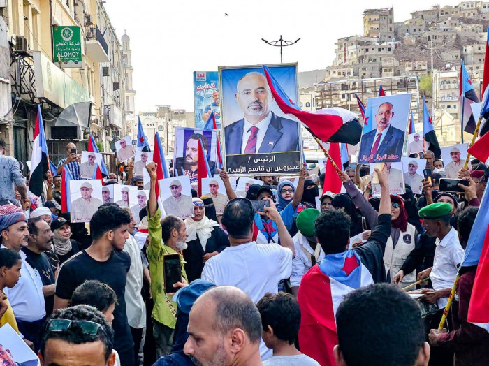 اتساع شرارة الغضب الجنوبي.. رسائل الميدان تسقط مشاريع الوصاية وتجابه الانهيار المعيشي اتساع شرارة الغضب الجنوبي.. رسائل الميدان تسقط مشاريع الوصاية وتجابه الانهيار المعيشي