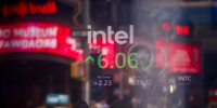 صعود سهم "إنتل" بتعاملات ما قبل الافتتاح بالبورصة الأمريكية