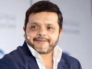 محمد هنيدي يعلن تفاصيل تشييع وعزاء شقيقه الراحل