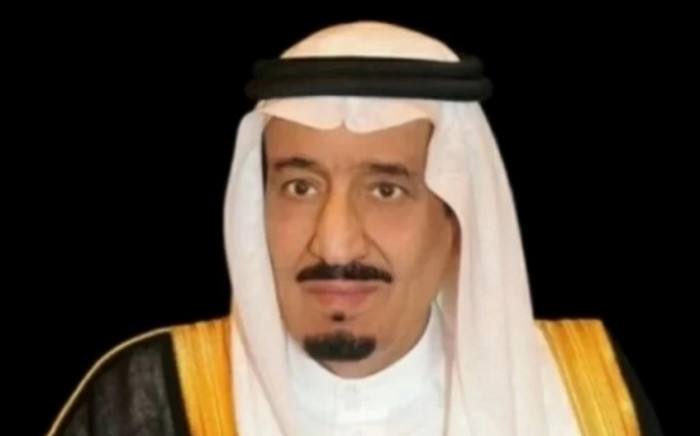 خادم الحرمين الشريفين يكرّم 25 مواطنًا ومقيمًا بميدالية الاستحقاق خادم الحرمين الشريفين يكرّم 25 مواطنًا ومقيمًا بميدالية الاستحقاق