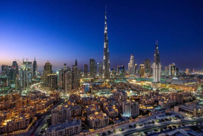 دبي وهونغ كونغ تعززان شراكتهما لدفع التمويل المناخي عالمياً