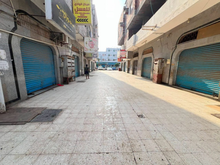 تواصل العصيان المدني في أنحاء عدن لليوم الثالث على التوالي تواصل العصيان المدني في أنحاء عدن لليوم الثالث على التوالي