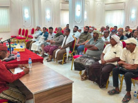 نقابات وادي حضرموت" تشكل لجنة تفاوضية وتطالب بحافز 100 ألف ريال للعمال