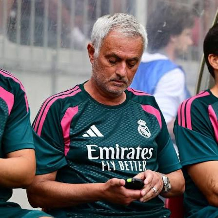 لاعب فضائي.. مورينيو يشيد بنجم ريال مدريد لاعب فضائي.. مورينيو يشيد بنجم ريال مدريد