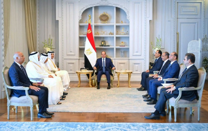 السيسي يبحث مع رئيس وزراء قطر تعزيز العلاقات وتهدئة التصعيد السيسي يبحث مع رئيس وزراء قطر تعزيز العلاقات وتهدئة التصعيد