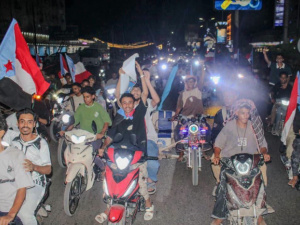 مسيرة جماهيرية ليلية في المنصورة تندد بتدهور الخدمات 
