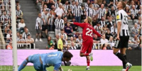 ليفربول ينتزع تعادلًا مثيرًا أمام نيوكاسل بالدوري في تكريم ذكرى كيجان
