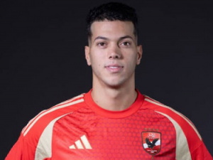 مفاجأة.. الأهلي المصري يعرض إمام عاشور للبيع 