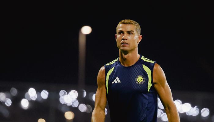 غضب رونالدو يشعل الجدل بعد استبداله أمام الاتفاق
