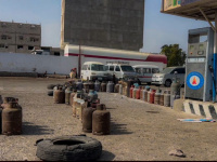 أزمة الغاز تشل حركة النقل وتضاعف معاناة السكان في عدن