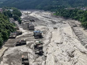 فقدان 15 شخصًا في فيضانات بولاية أريزونا الأمريكية   