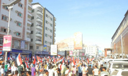 حشود حضرموت تتحدى إطلاق النار وتواصل الزحف نحو مليونية المكلا