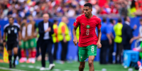 رسمياً.. المغربي أوناحي يعود إلى باناثينايكوس اليوناني