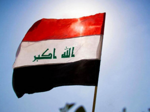 طوابير أمام محطات البنزين في بغداد مع استمرار تراجع الواردات عبر مضيق هرمز