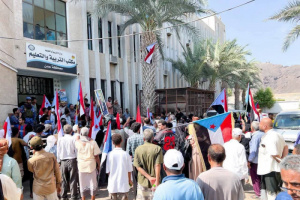 انتقالي عدن يدين الاعتداء على الصحفي البكري ويطالب بتحقيق