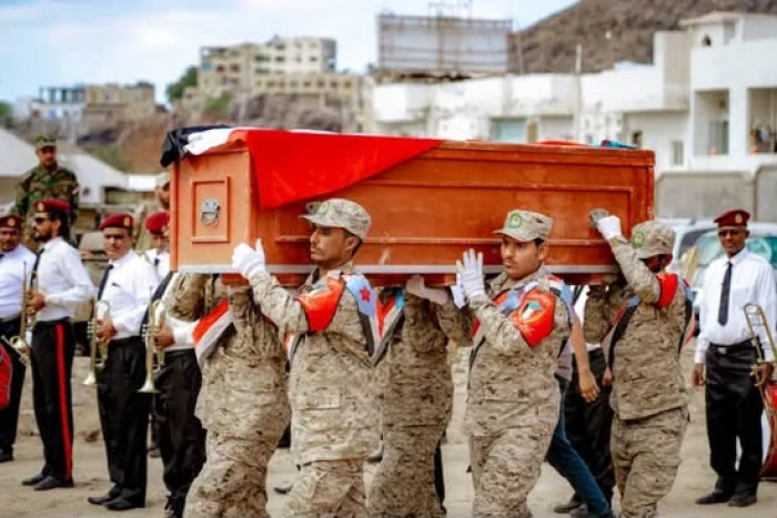 الوفاء لتضحيات شهداء الجنوب.. طوق نجاة للاصطفاف الجنوبي وسياج ضد الفرقة الوفاء لتضحيات شهداء الجنوب.. طوق نجاة للاصطفاف الجنوبي وسياج ضد الفرقة