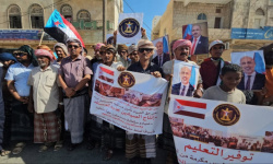 رهانٌ على سراب.. لماذا تسقط سياسات التجويع والإنهاك أمام صلابة الشارع الجنوبي؟