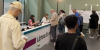 يسار الوسط يتقدم على اليمين المتطرف في انتخابات متقاربة بالسويد