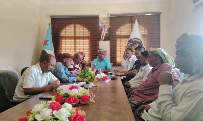 خلال اجتماعه.. "انتقالي سقطرى" يرفض المساس برموز الجنوب خلال اجتماعه.. "انتقالي سقطرى" يرفض المساس برموز الجنوب