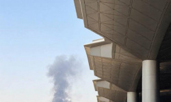 رويترز: تصاعد ألسنة اللهب وأعمدة الدخان قرب مطار الرياض