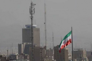 صدام بين طهران وباريس.. إيران تغلق مركز اللغة الفرنسية