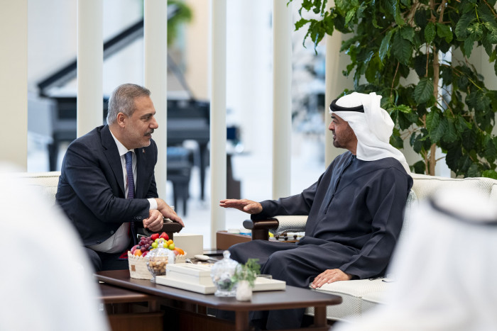 رئيس الإمارات يستقبل وزير الخارجية التركي رئيس الإمارات يستقبل وزير الخارجية التركي