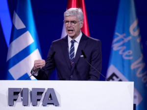 فينغر يشرف على مؤتمر خاص بمدربين شاركوا في مونديال 2026