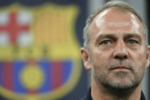 فليك ينتقد لاعبي برشلونة رغم الفوز الكبير على غلطة سراي 