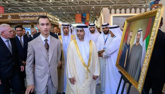 ولي عهد المغرب يزور جناح الإمارات في معرض الفرس بالجديدة