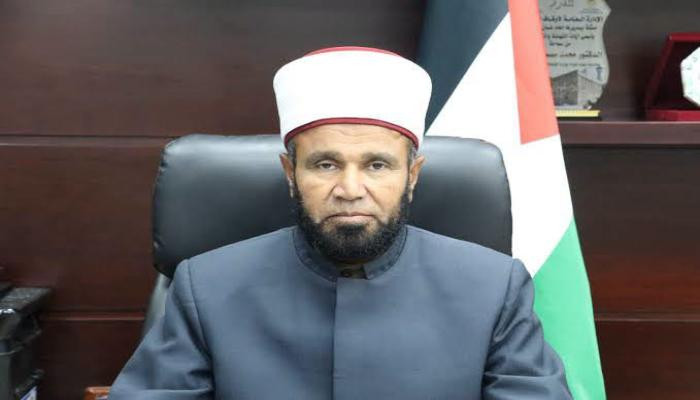 استقالة وزير الأوقاف الفلسطيني بعد فيديو "السبحة والماء" استقالة وزير الأوقاف الفلسطيني بعد فيديو "السبحة والماء"