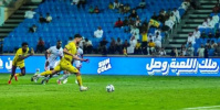 ركلة جزاء في الوقت القاتل تبقي الشرطة في القمة أمام الحسين