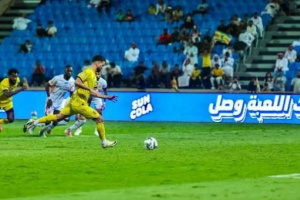 ركلة جزاء في الوقت القاتل تبقي الشرطة في القمة أمام الحسين