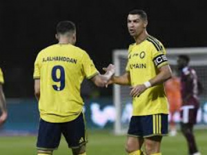 ثلاثية رونالدو تقود النصر لتقاسم صدارة الدوري السعودي مع القادسية